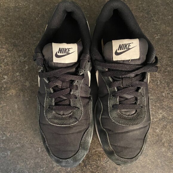 Nike Valiant Sneaker - Size 7 - Picture 6 of 10